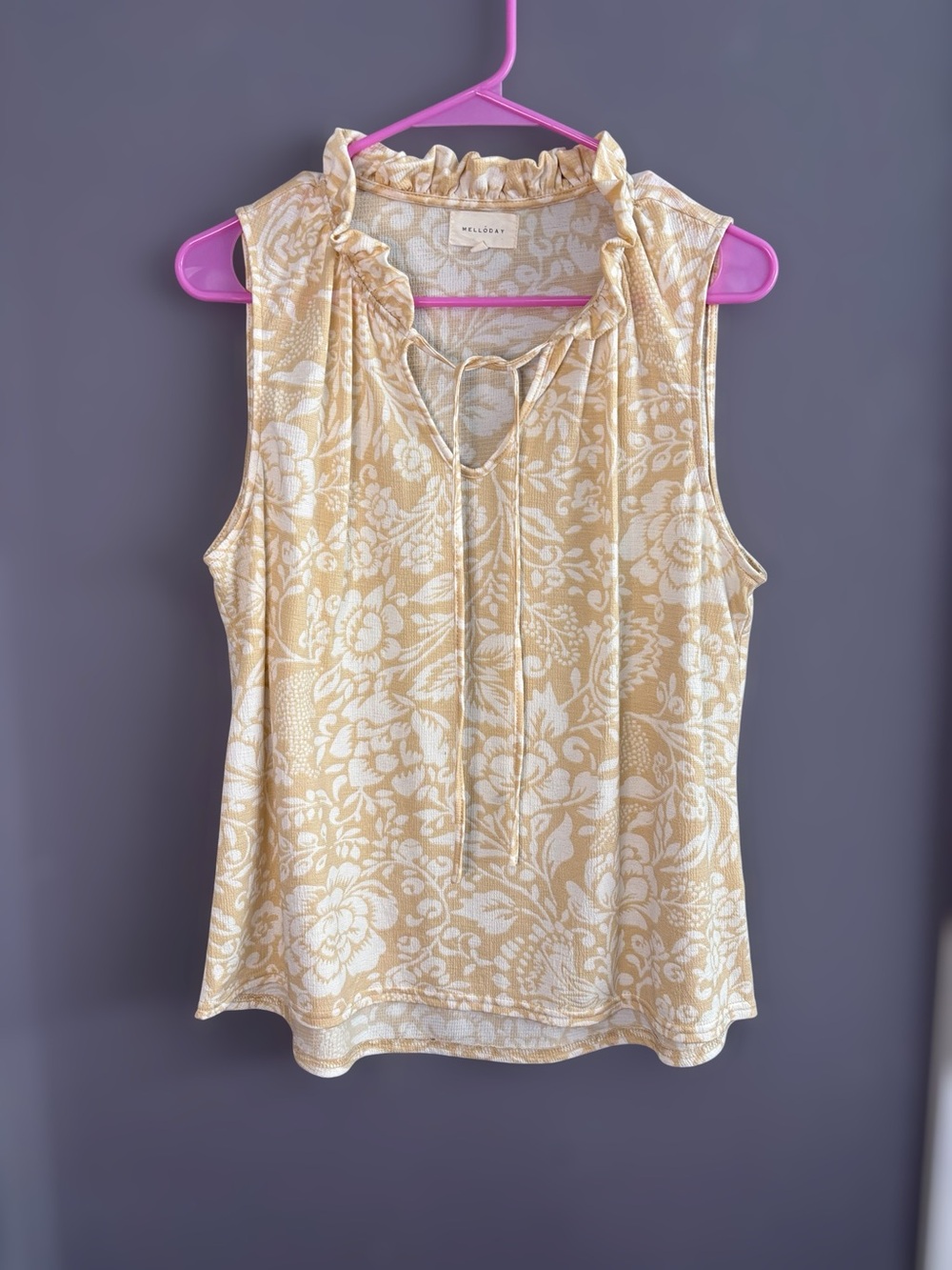 Melloday Tan White Floral Ruffle Neck Tie Front Sleeveless Blouse Medium